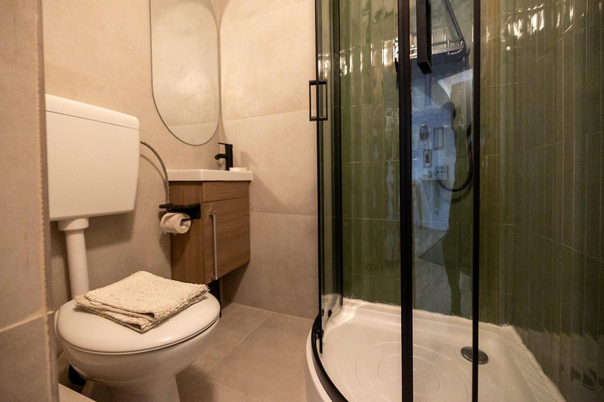 Cozy Studio Retreat - Quiet, Premium Stay Timisoara Exterior photo