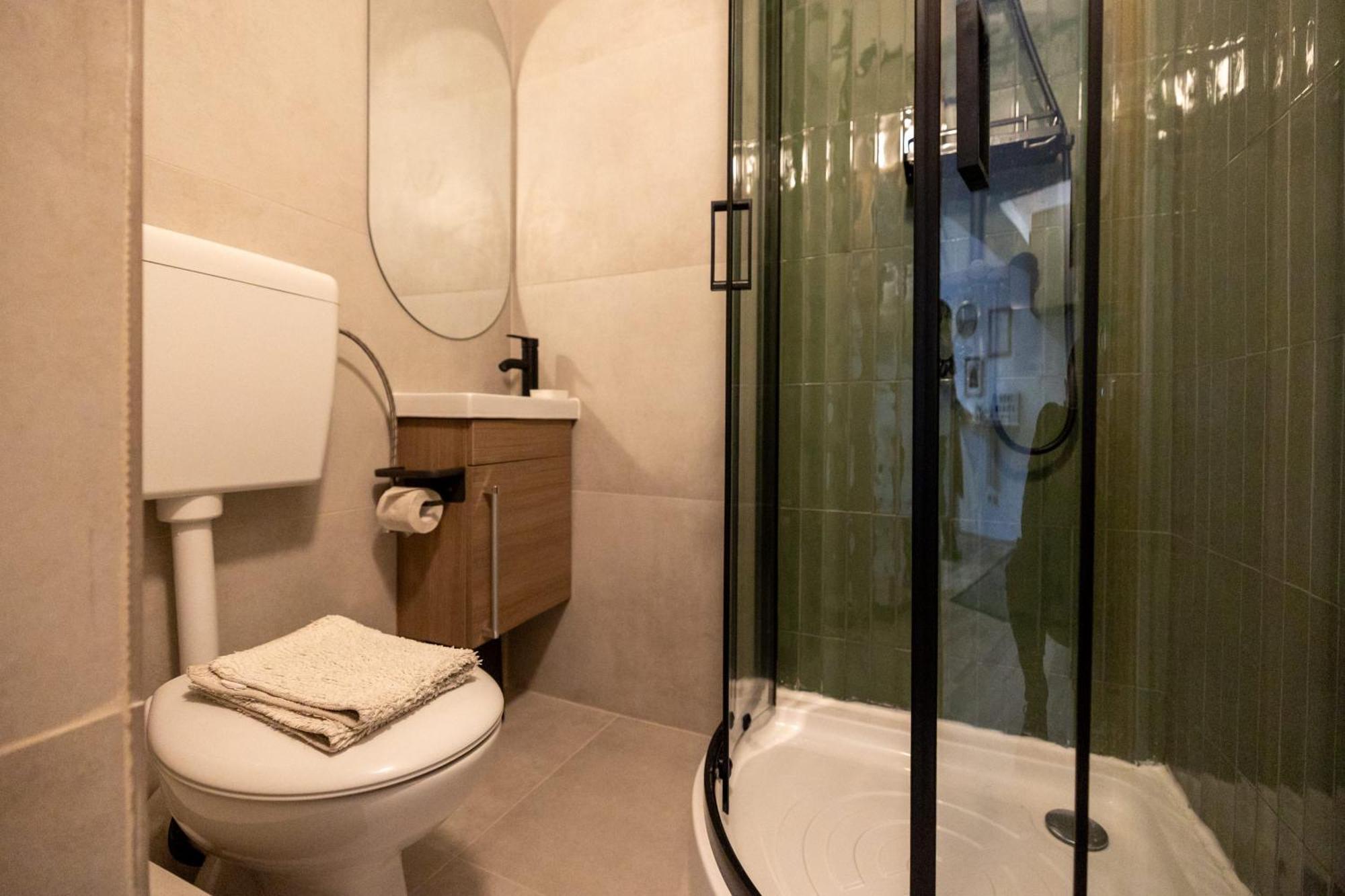 Cozy Studio Retreat - Quiet, Premium Stay Timisoara Exterior photo